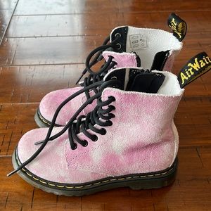 Dr Martens Girls pink tye dye combat boots NEW!